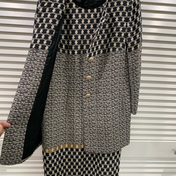 Suit dress by Carlisle - Picture 7 of 9